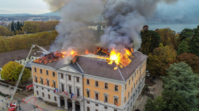 Incendie à la mairie d'Annecy 