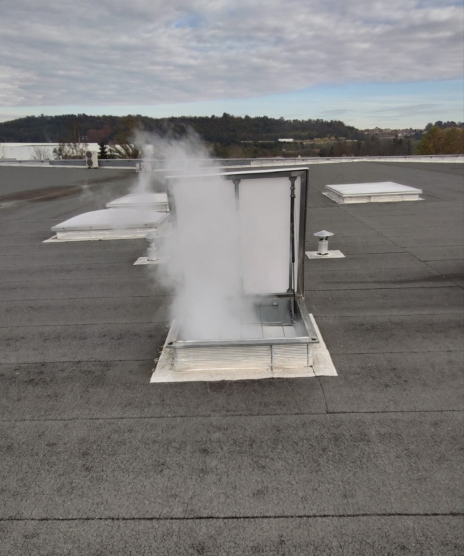 A quoi servent les systèmes de désenfumage incendie ?  A quoi servent les systèmes de désenfumage incendie ?