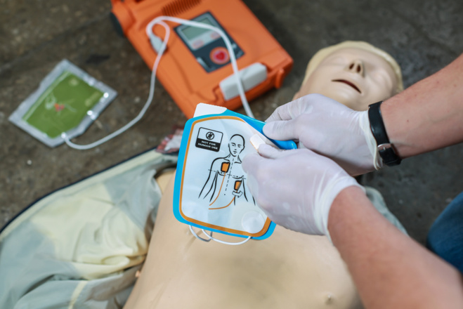 Le défibrillateur un appareil qui sauve des vies