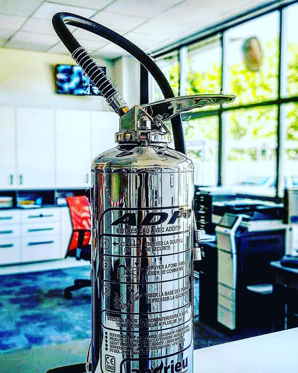 Il existe des extincteurs design le saviez-vous ?  Il existe des extincteurs design le saviez-vous ?
